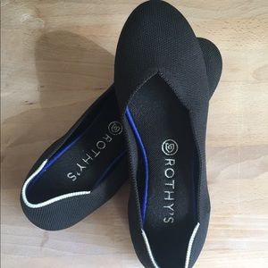 Rothys Flat in Black